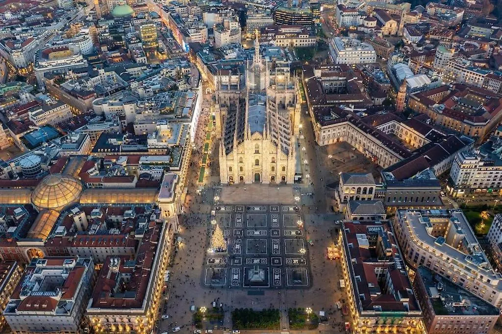 Duomo 10 Min Luxury • Terrazzo • Wi-Fi • Netflix Apartment Milan
