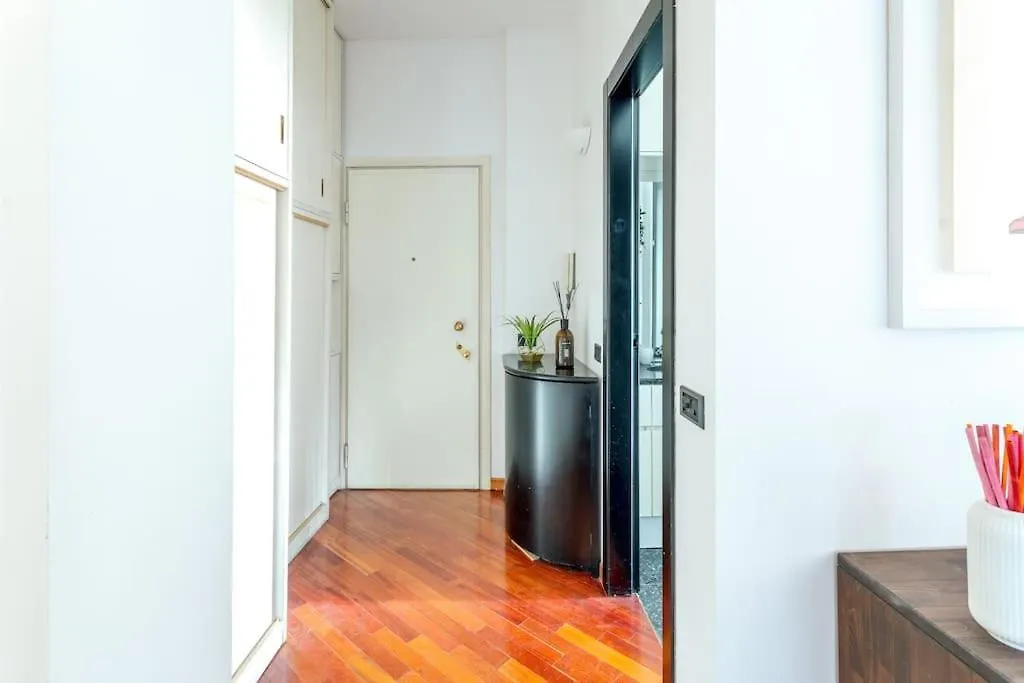 Duomo 10 Min Luxury • Terrazzo • Wi-Fi • Netflix Apartment Milan