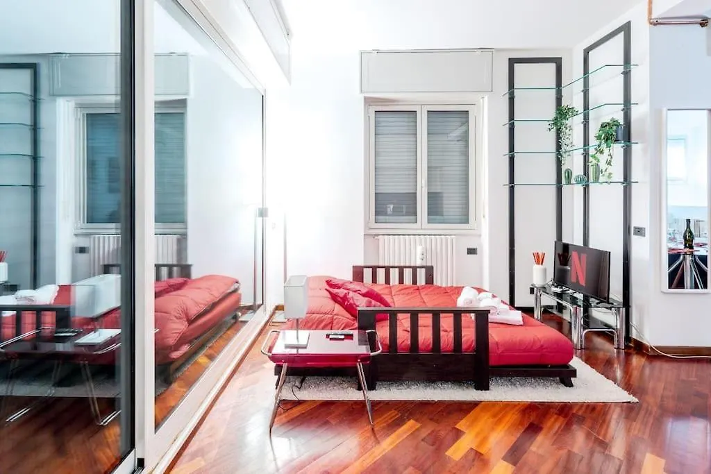 Duomo 10 Min Luxury • Terrazzo • Wi-Fi • Netflix Apartment Milan 0*,