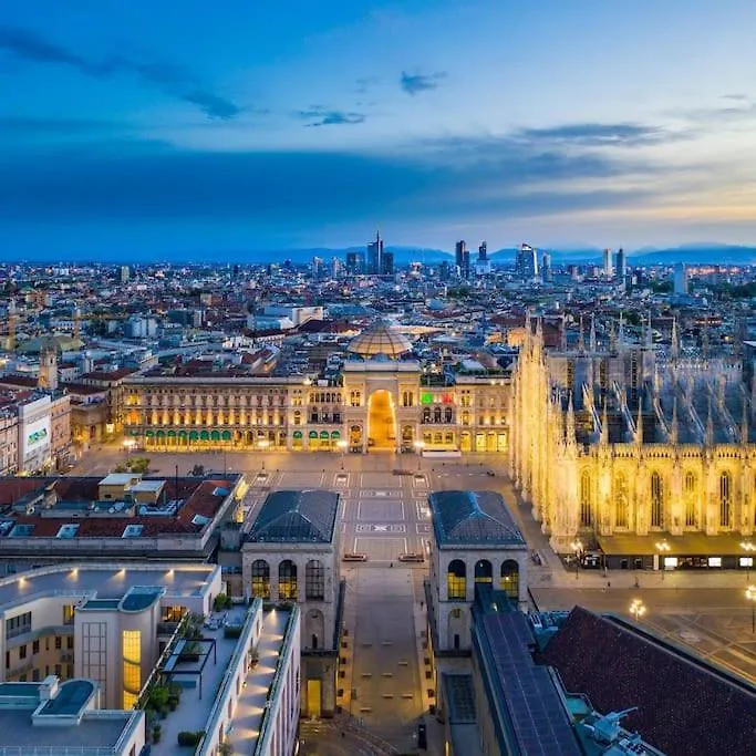 Duomo 10 Min Luxury • Terrazzo • Wi-Fi • Netflix Apartment Milan