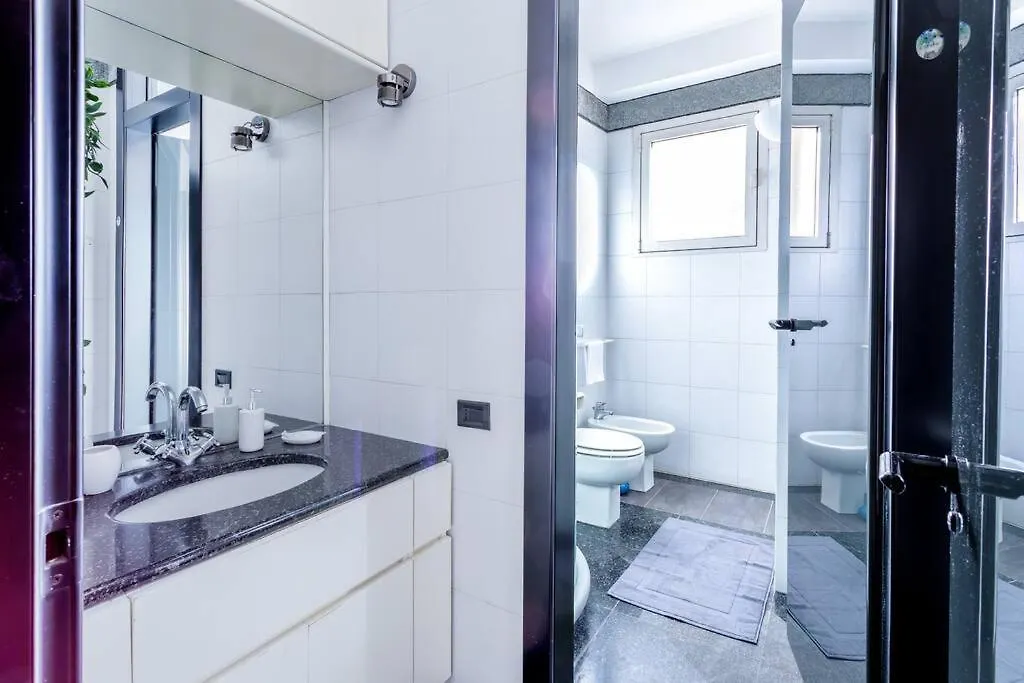 Duomo 10 Min Luxury • Terrazzo • Wi-Fi • Netflix Apartment Milan